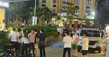 Rơi từ tầng 15 chung cư ở Hải Phòng xuống đất, bé trai 7 tuổi tử vong