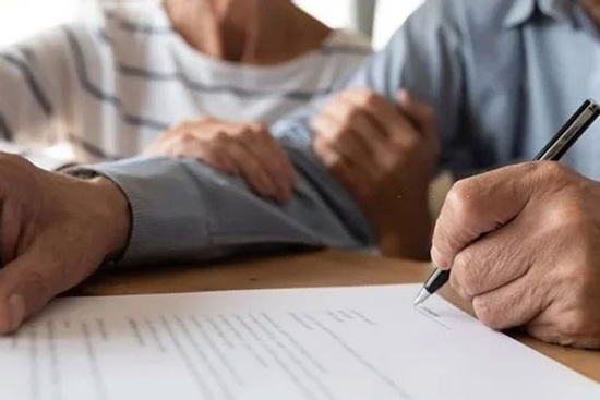 Làm bảo vệ siêu thị, đi xe cũ, người đàn ông qua đời để lại tài sản hơn 200 tỷ đồng khiến cả gia đình sững sờ