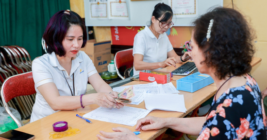 Bộ trưởng Y tế hồi đáp đề xuất hạ độ tuổi, mở rộng diện hưởng trợ cấp xã hội