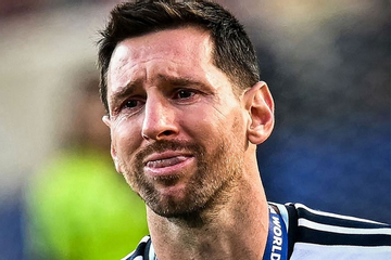 Cay khóe mắt tâm thư Messi tiễn biệt cha, Ronaldo vào an ủi