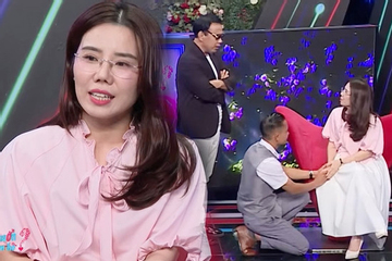 Thầy giáo 40 tuổi quỳ gối, tha thiết xin đàng gái bấm nút hẹn hò
