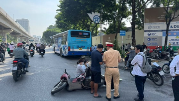 Va chạm với xe buýt trên đường Nguyễn Trãi, một cháu bé tử vong
