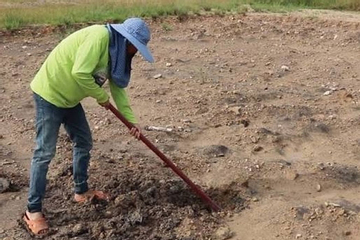 Làm nghề đào mộ ở nghĩa trang suốt 43 năm, người đàn ông tiết lộ điều khác xa hình dung của nhiều người