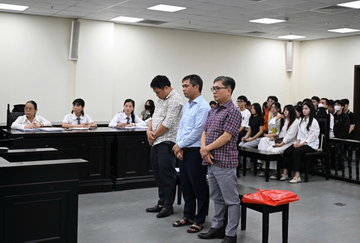 Cựu hiệu trưởng 'ăn chặn' tiền A80 của sinh viên lĩnh án 3 năm tù
