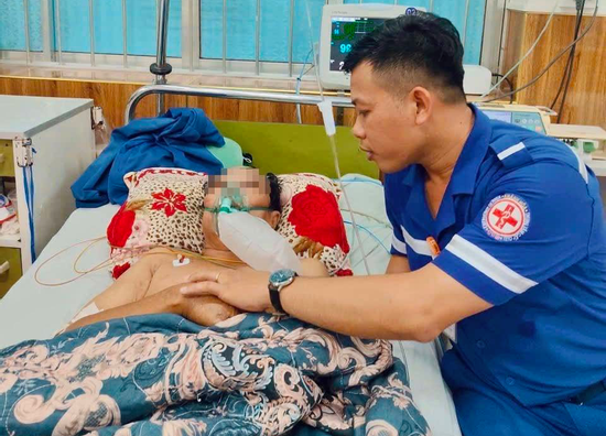 Người đàn ông ngưng tim tại nơi làm, tưởng không qua khỏi và cái kết bất ngờ