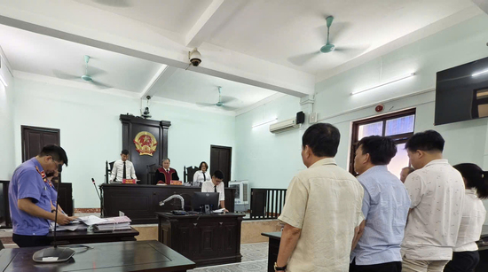 Cựu Phó Viện trưởng Viện KSND TP Huế bị đề nghị 2 năm 6 tháng tù do nhận hối lộ