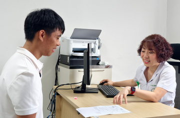 7 năm sống với khuôn mặt bất động