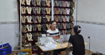 Bắt vợ chồng bán dép giả thương hiệu Havaianas, thu giữ tang vật 7,3 tỷ đồng
