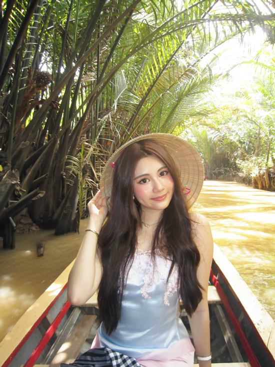 Con gái Quyền Linh khiến netizen ngỡ ngàng ở tuổi 18: Dám làm điều người lớn còn rén