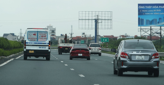 Để tránh bị phạt lỗi không giữ khoảng cách, tài xế cần nhớ điều này