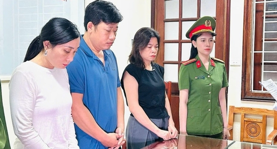 Cặp vợ chồng làm thuốc đông y giả chứa chất cấm bán trên Facebook