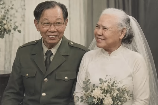 Anh quân y chinh phục cô y tá xinh đẹp, viết nên chuyện tình 52 năm