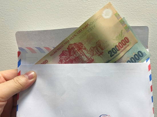 Vợ trẻ đau đớn nhận ra mình đang sống trong 'cuộc hôn nhân trả góp'