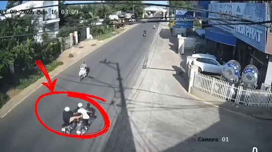 Người đàn ông gây phẫn nộ khi đạp ngã người đang đi xe máy ở Đắk Lắk