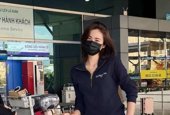 Hoa hậu Ý Nhi trở lại Úc hoàn thành việc học, hé lộ cột mốc đặc biệt vào tháng 11