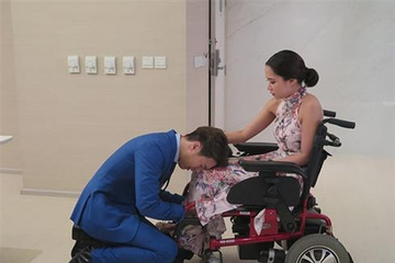 Xét nghiệm để kiểm tra máu tương thích với con, chồng nghẹn ngào tiết lộ bí mật