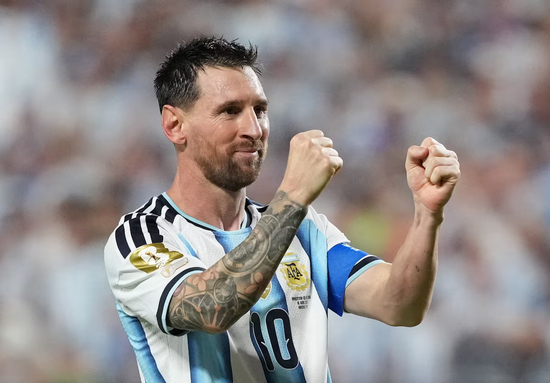 Lionel Messi tuyên bố chia tay đội tuyển Argentina