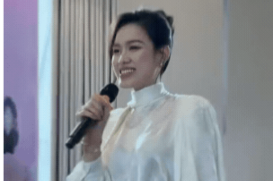 Hoa hậu Đỗ Hà bất ngờ trở thành tâm điểm khi xuất hiện tại một sự kiện giải trí