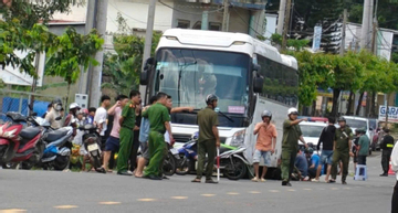 Nam sinh lớp 6 bị cuốn vào gầm ô tô khách đang lùi, tử vong tại chỗ
