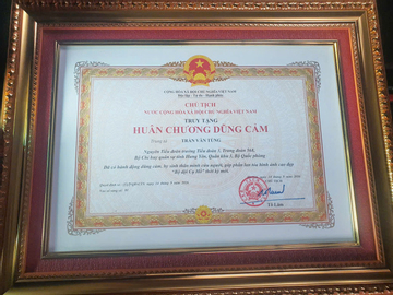 Chủ tịch nước truy tặng Huân chương dũng cảm đối với Trung tá Trần Văn Tùng
