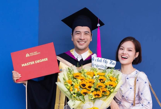 Diễn viên Đoàn Minh Tài nhận bằng thạc sĩ, vợ kém 16 tuổi cũng đón tin vui cùng ngày