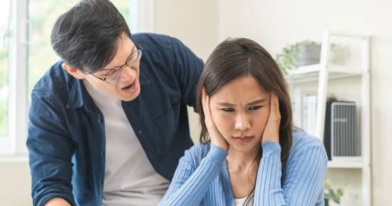 Người chồng thích “dìm hàng” vợ
