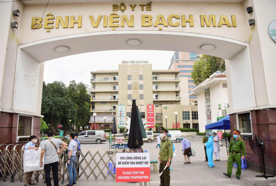 Cảnh giác chiêu 'người nhà dược sĩ' bán tam thất tại Bệnh viện Bạch Mai