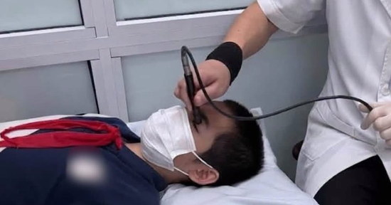 Bé trai 13 tuổi vỡ nhãn cầu sau cú bật ô của bạn