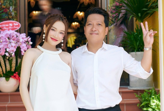 Toàn cảnh biệt thự nhà vườn rộng hàng nghìn mét vuông của Trường Giang và Nhã Phương