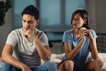 Tôi mắng vợ lần đầu khi chứng kiến cô ấy tiếc rẻ với bố đẻ vài trắm ngàn tiền vé xe
