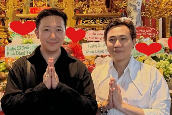 Trấn Thành, Cẩm Ly và các nghệ sĩ dâng hương tại nhà thờ Tổ của Hoài Linh
