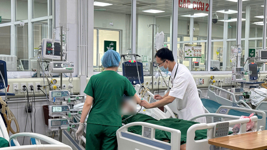 Tái phát uốn ván nguy kịch vì mảnh tre 3cm nằm im 2 tháng trong cẳng chân