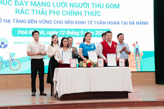 Tăng cường vai trò người thu gom trong hệ sinh thái tái chế