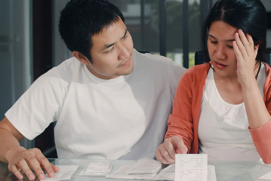 Mệt mỏi khi bạn đời luôn đóng vai 