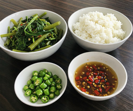 Người phụ nữ ngừng ăn cơm 3 tháng, cơ thể thay đổi ra sao?