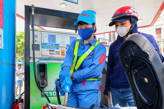 Sắp tới có thể mỗi cây xăng một giá, tăng giảm trong ngày