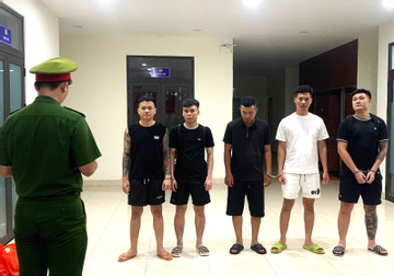 Hàng trăm người sập bẫy đường dây giả danh 'Huấn Hoa Hồng' cho vay tiền