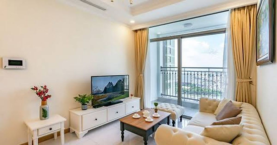 Vừa nhận nhà mới, chồng đưa bố mẹ một bộ chìa khóa khiến tôi chết lặng: “Nhà của con trai, bố mẹ giữ chìa khóa thì có gì sai?”
